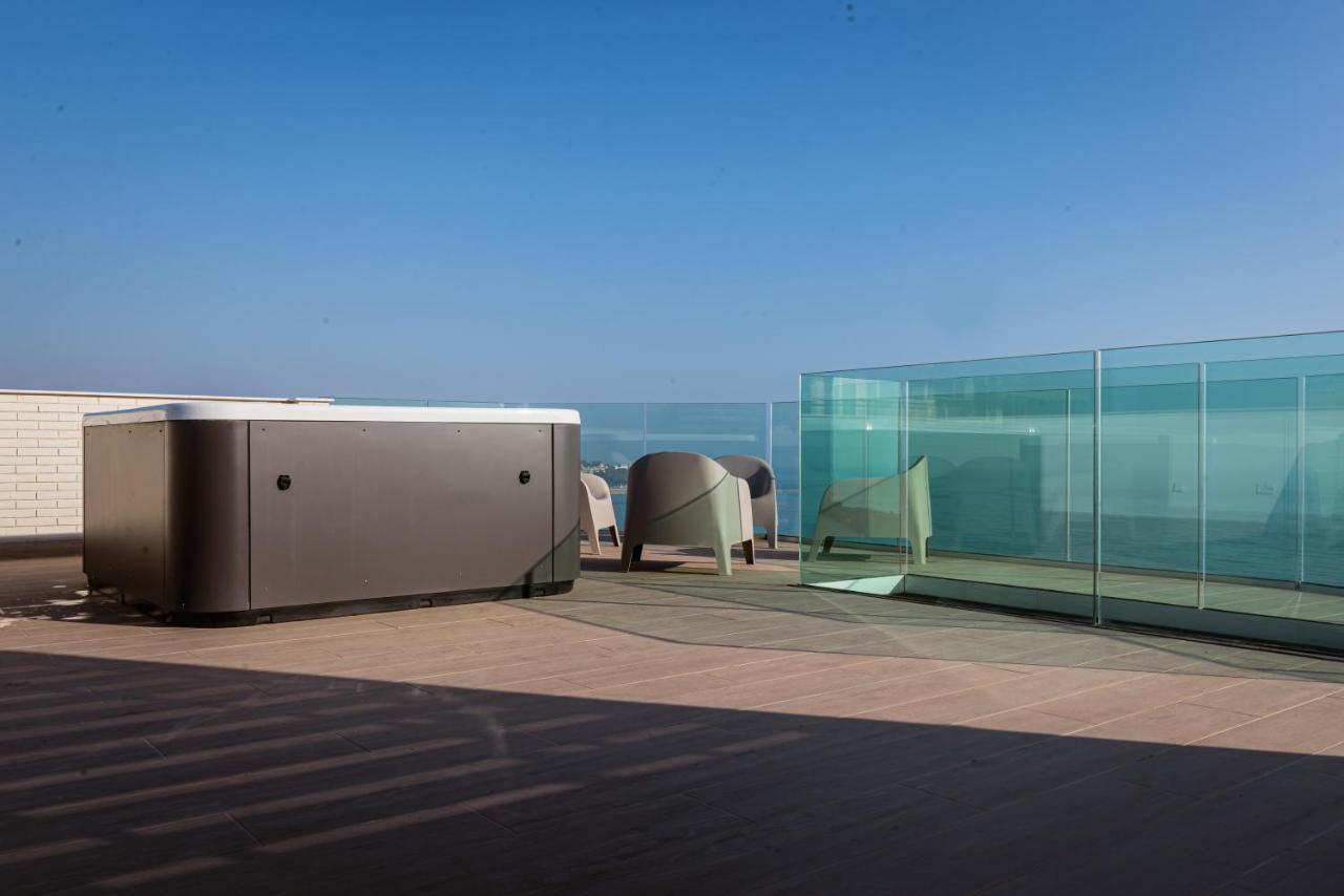 Modern Sea Front Jacuzzi Blue Sky Appartement Alicante Buitenkant foto